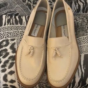 SZ 8W beige moccasins